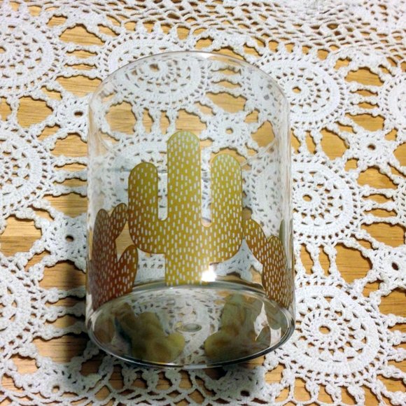 Sugar & Cloth 8 pc Gold Cacti plastic cups - Picture 5 of 7